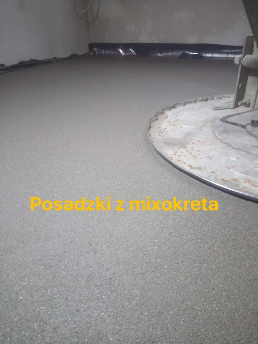 Posadzki, wylewki z agregatu posadzkarskiego