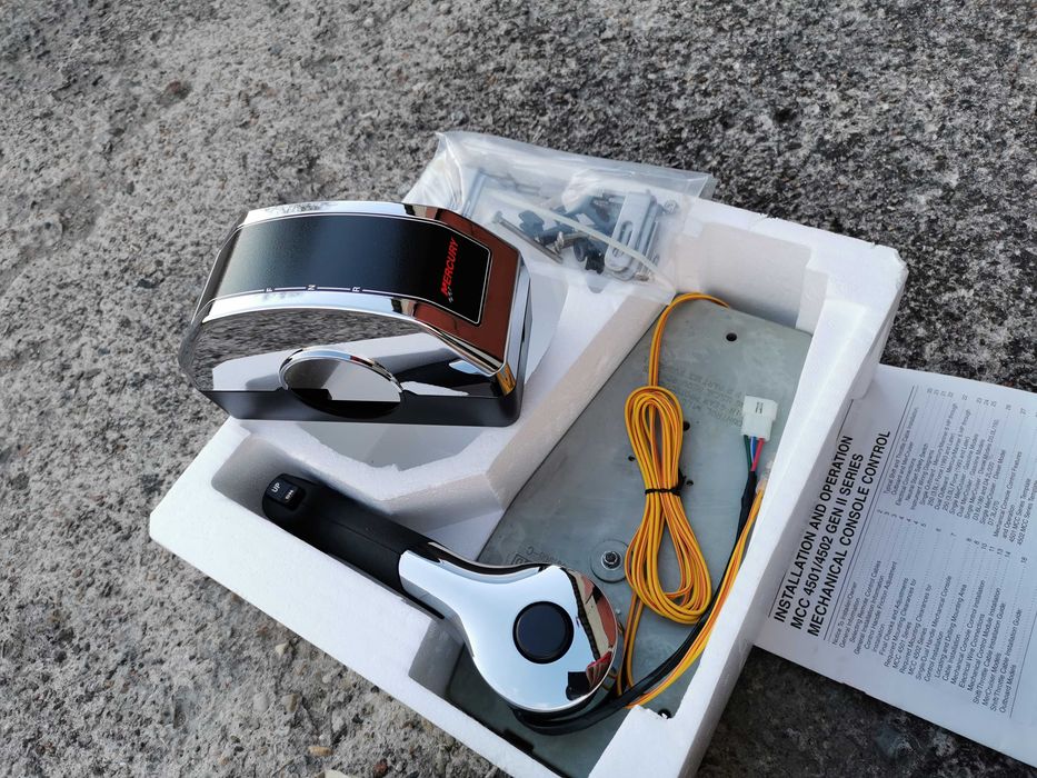 Manetka Mercury Mariner