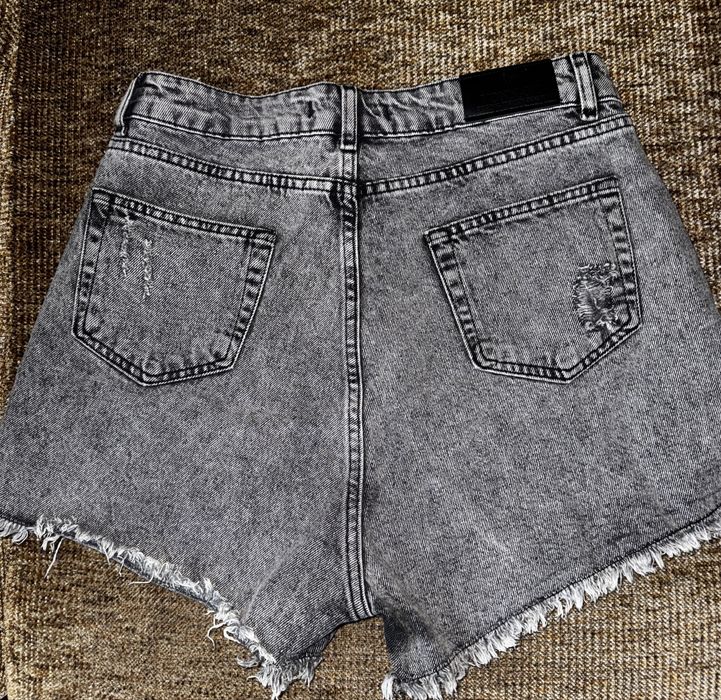 Джинсові шорти VONNAVI, EUR 29 (б/у)