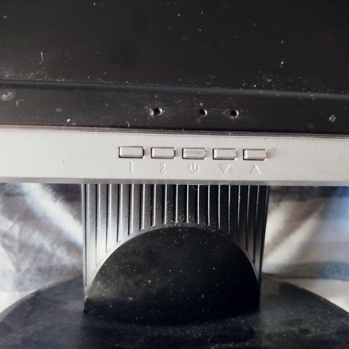 Монитор 17 дюймов Соник старенький но еще рабочий