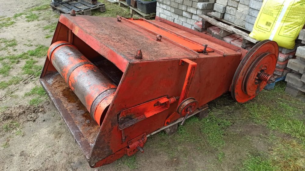 Podajnik pochyły Gardziel Bizon Z056