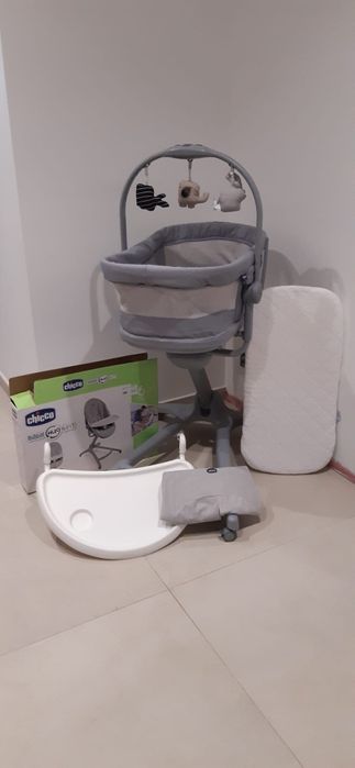 Chicco baby hug 4w1 z tacką, pokrowcem, materacem