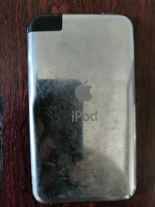 iPod touch 16GB (под восстановление или на запчасти)