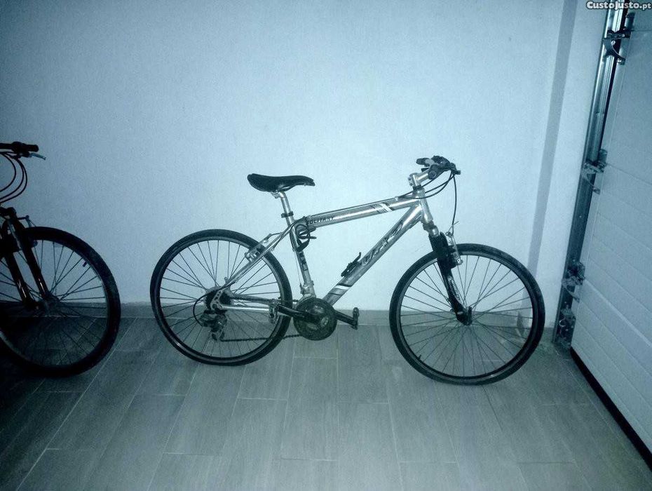 Bicicleta 26" com amortecedor dianteiro