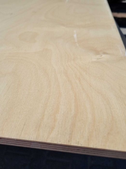 Sklejka gr. 15 mm lakierowana