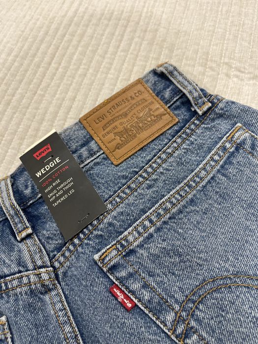 Джинси жіночі Armani, Levi’s
