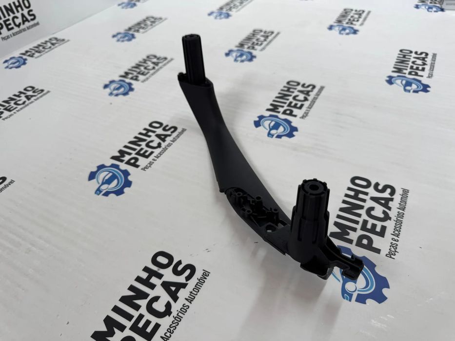 Puxador Traseiro Esquerdo BMW Série 5 (G30/G31/G38/F90) Preto