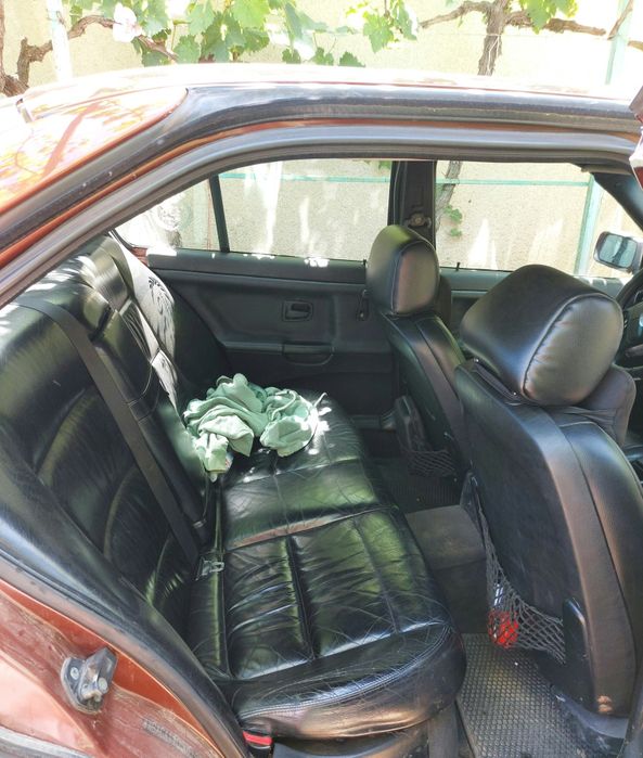 Продам  BMW e36 седан