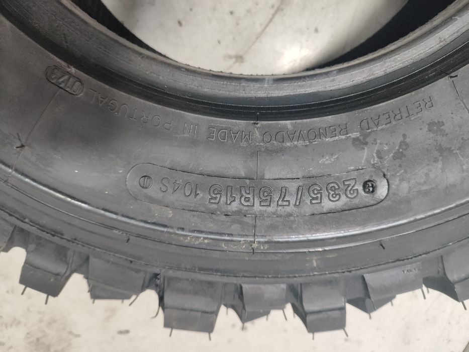 2 pneus Nelcaf 235/75R15 - Oferta da Entrega