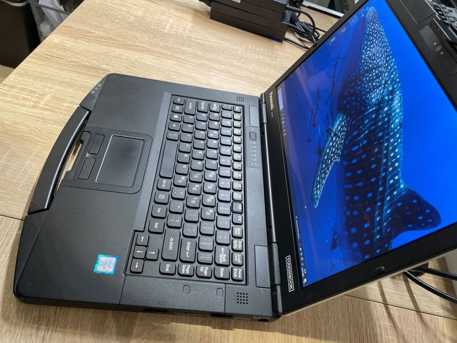 Pancerny Panasonic CF-54 Mk3 i5-7300u 8GB 256GB SSD Windows 11 Pro + LTE