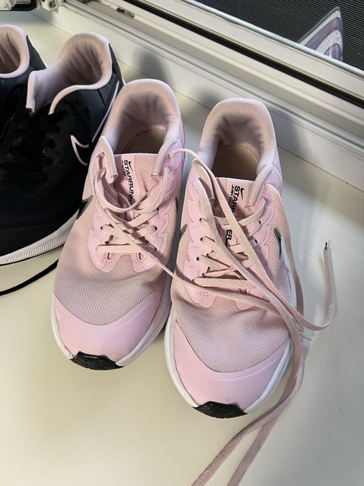 Кросівки Nike 39 розмір 2 пари по ціні 1500