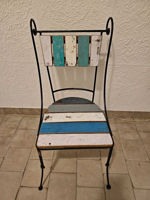 Stół okrągły plus 4 krzesła