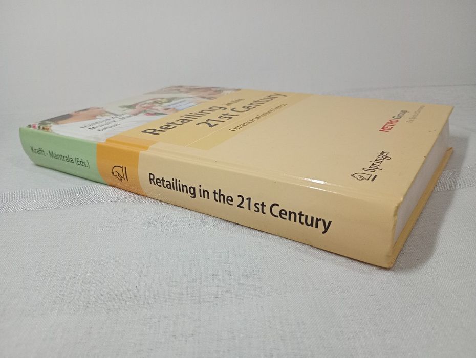 Retailing In The 21th Century. Manfred Krafft