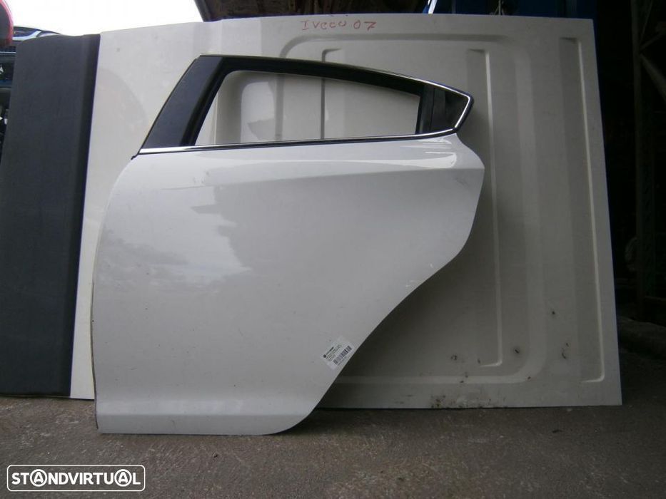 Porta traseira esquerda Alfa Romeo Giulietta