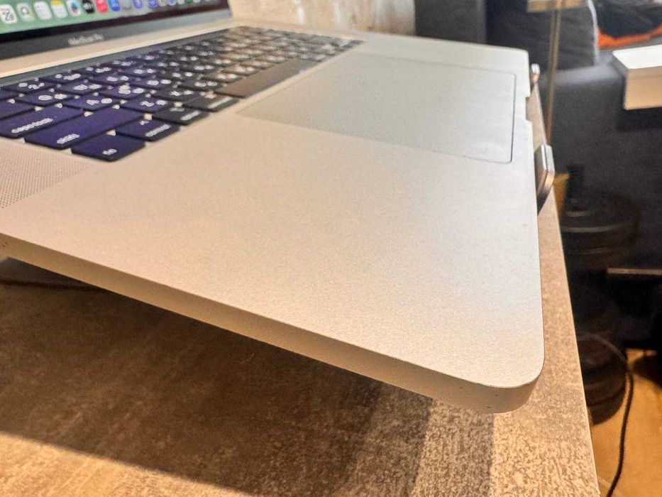 Apple MacBook Pro 16″ i9 16gb 1TBssd