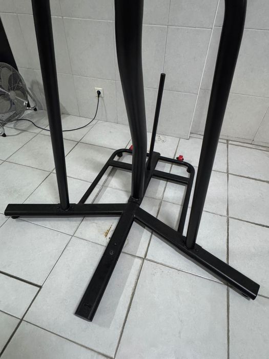 Suporte para boxe com saco de 15kg