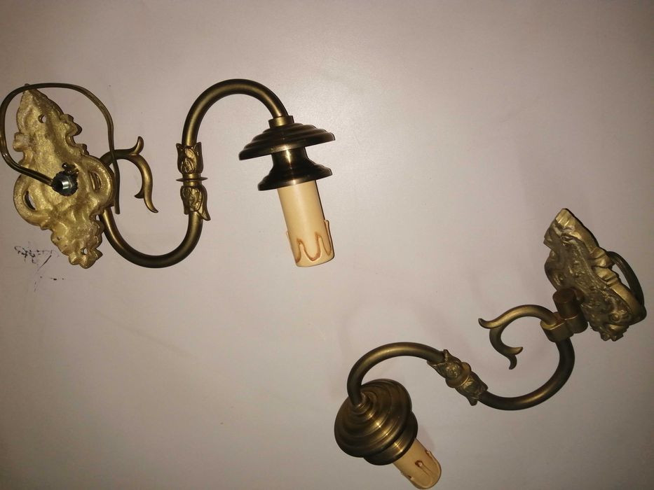 Vendo dois candeeiros em bronze e latão de fixação à parede