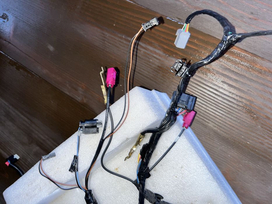 проводка крышки багажника Tesla Model 3 21- 206878900B