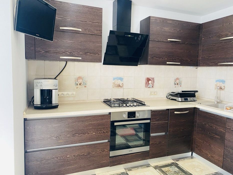 Продам 2-х кімнатну квартиру р-н Митниця вул С Жужоми