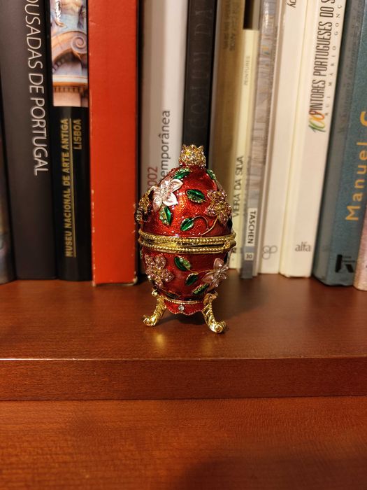 Ovo estilo Fabergé russo