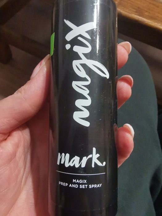 Spray utrwalający makijaż