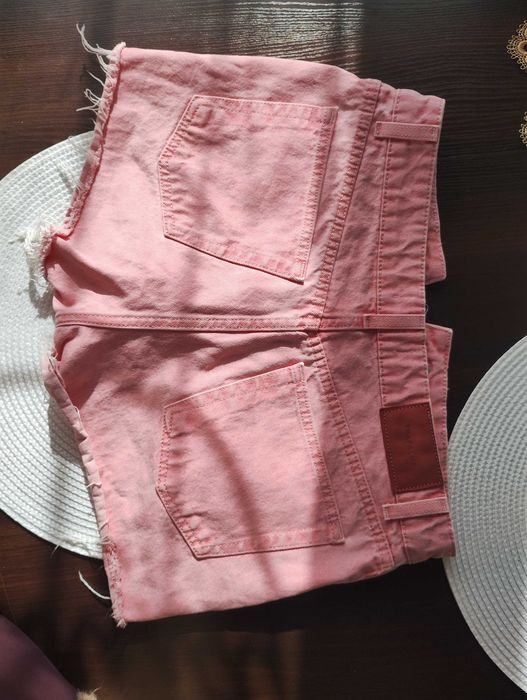 Różowe szorty spodenki