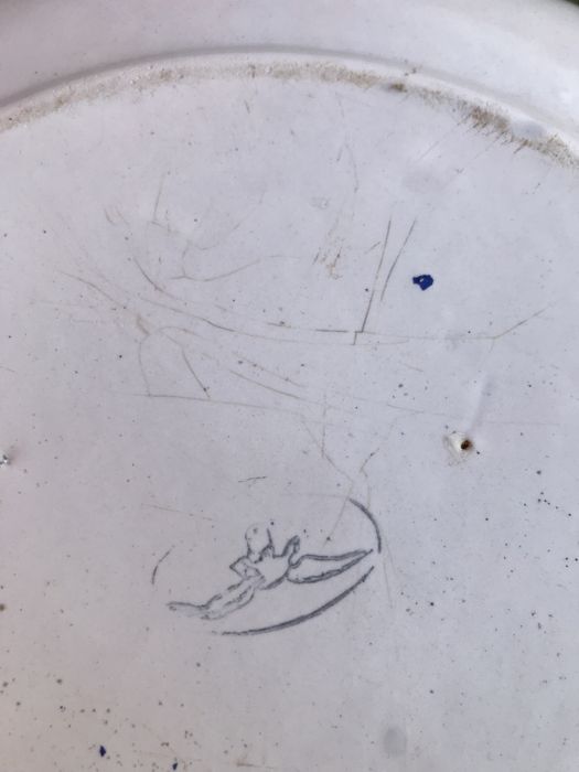 Bacia centenária em esmalte