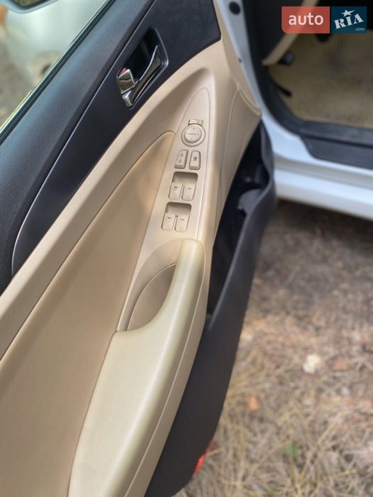 Hyundai Sonata 2013 VIN KMHEC4A44DA092814 фото оголошення 6 з 8