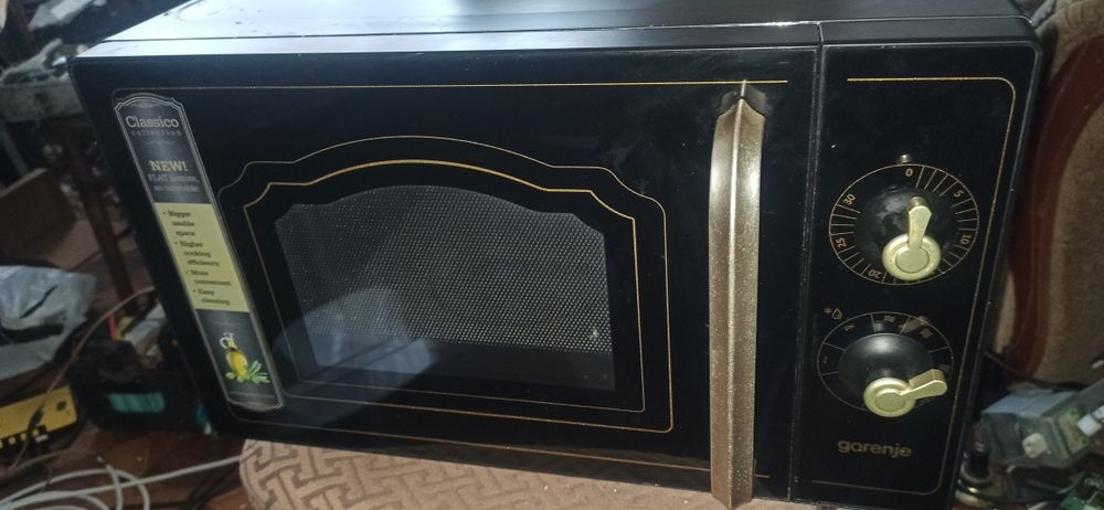 Микроволновая печь Gorenje Mo4250clb