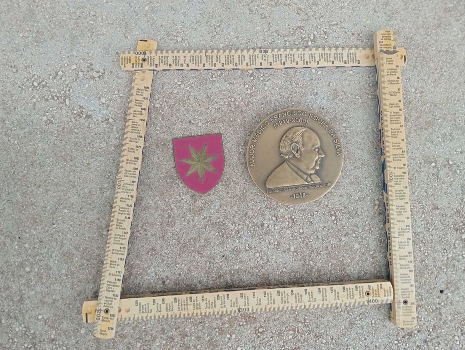 Metro, Medalha e crachá militar