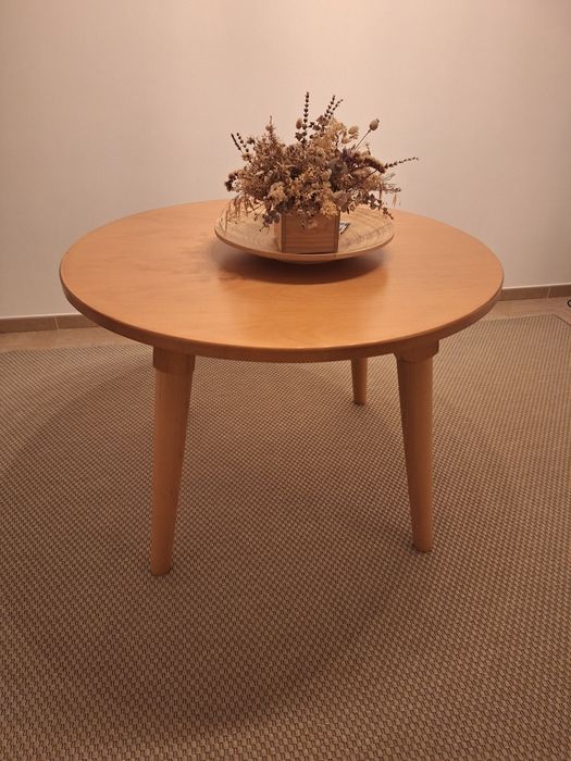 Wooden Round Table64739308841859122