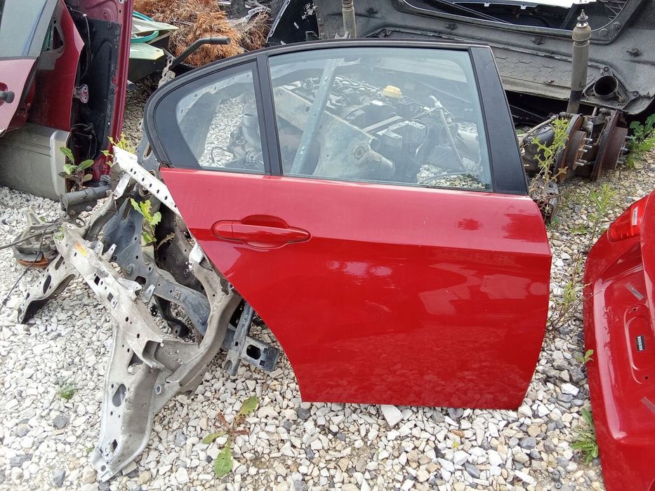 CC DRZWI PRAWY TYŁ BMW 3 E90 LCI LIFT GOŁE SEDAN KARMESINROT A61