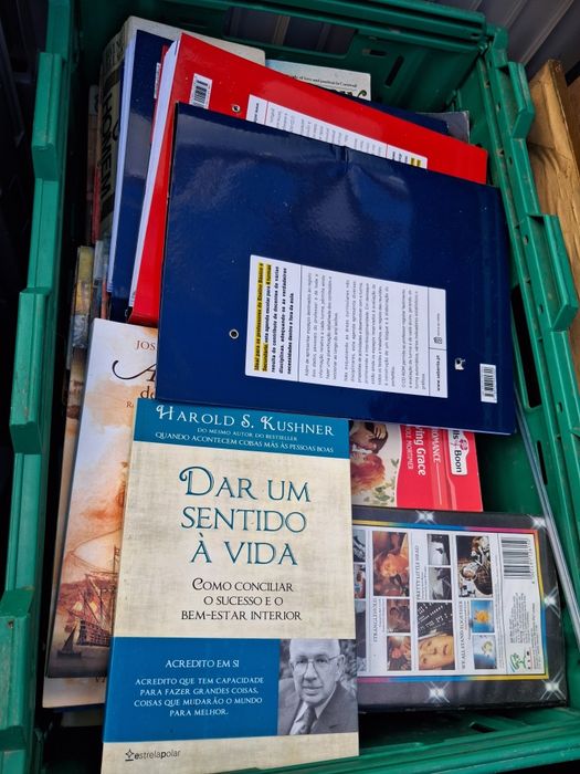 6 caixas de livros