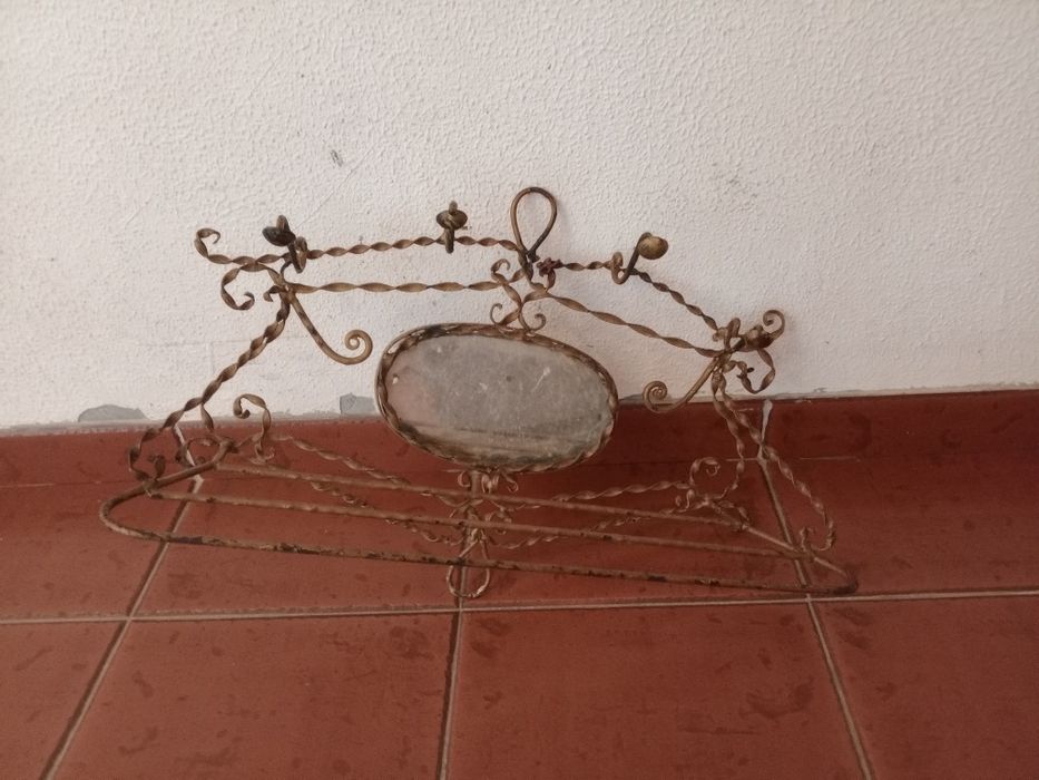 Bengaleiro com espelho