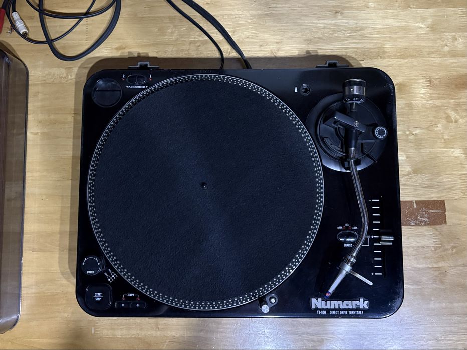 Gira-discos Numark TT100 (Direct Drive) + Cabeça Ortofon Concorde DJ