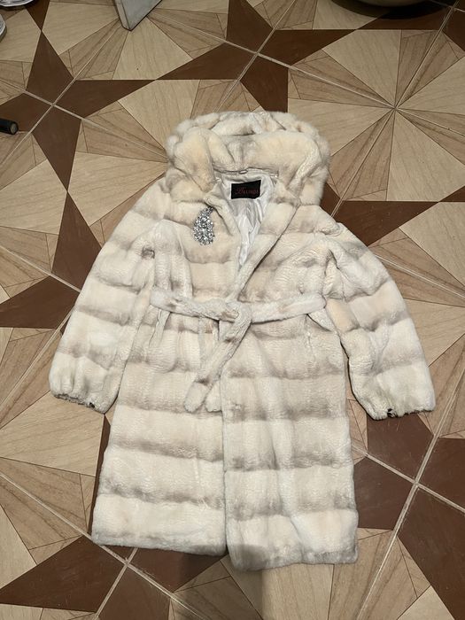 Продам натуральную шубу из бобра р.s-m