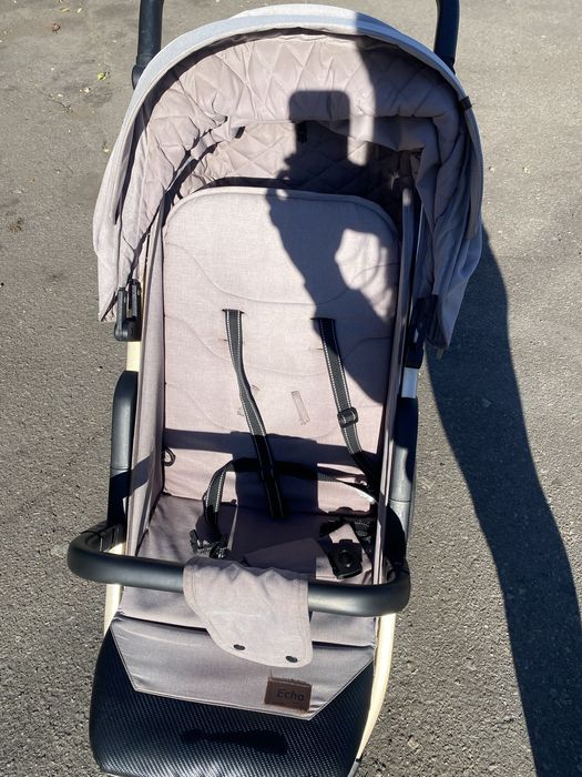 Дитяча прогулянкова коляска