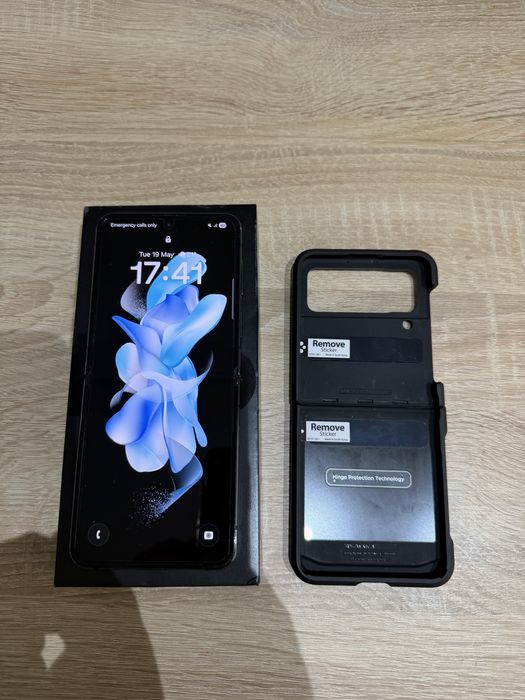 Samsung Galaxy Z Flip 4