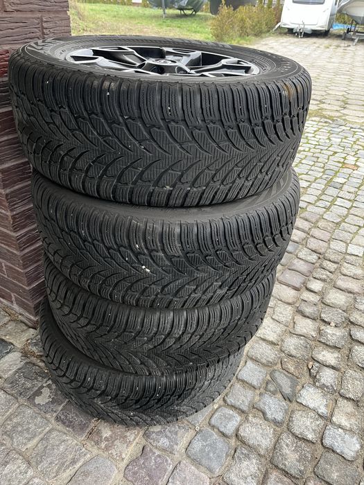 Felgi komplet kół Toyota Hilux Gr 2023