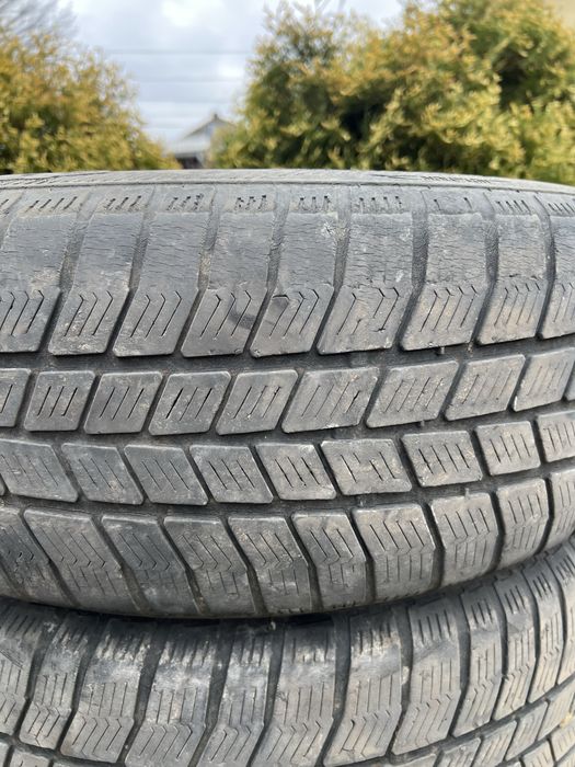 Opony zimowe 215/65 R16 używane