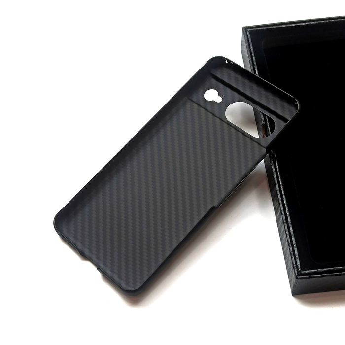 Чехол из настоящего карбона для Google Pixel 8