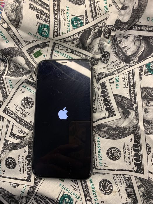 Продам айфон apple iphone 11 128gb 79% скол на екрані