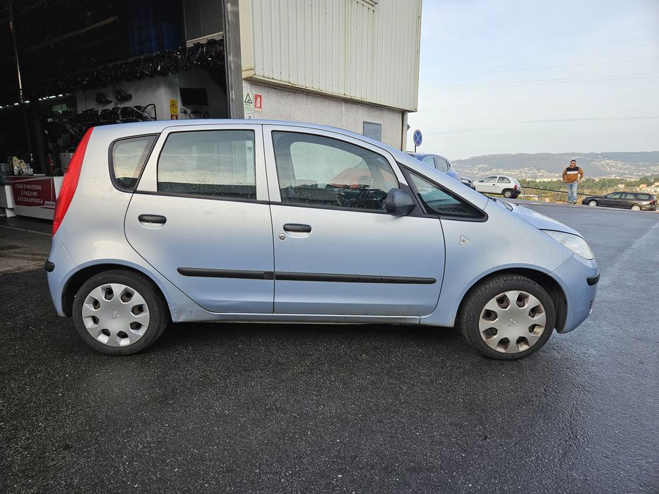 Mitsubishi Colt 1.3i de 2005 para peças