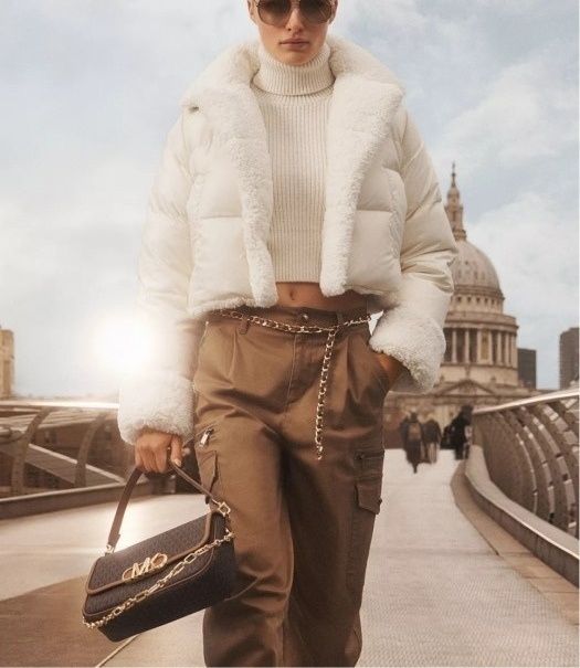 Монограммная сумка на плечо Майкл Корс