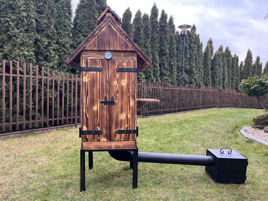 Wędzarnia Drewniana Ogrodowa  + OŚWIETLENIE 230 V