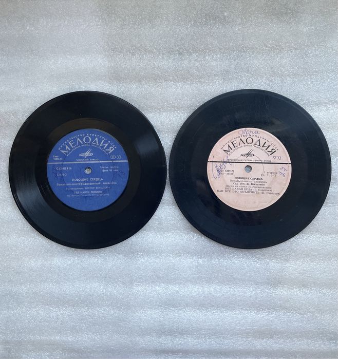 Пластинки Красные маки,Поющие сердца,Верные друзья,Голубые гитары