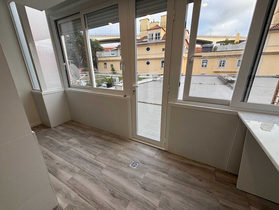 Arrenda-se T2 - Alcantara