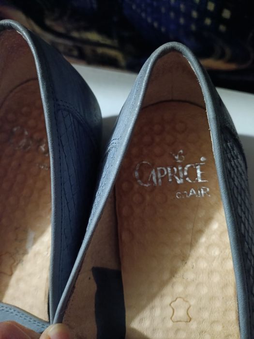 Лоферы кожаные Caprice