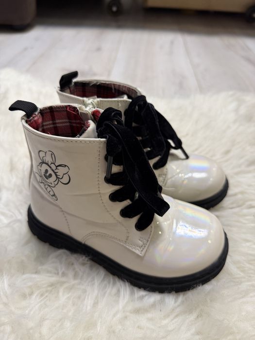 Ботінки на дівчинку