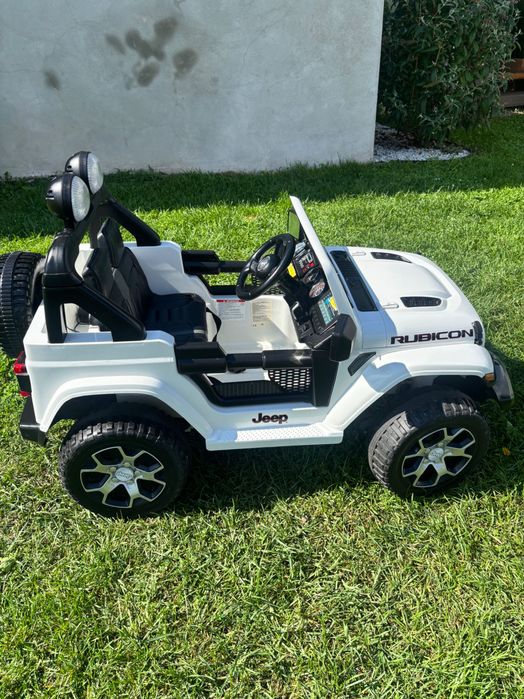 Auto na akumulator Jeep
